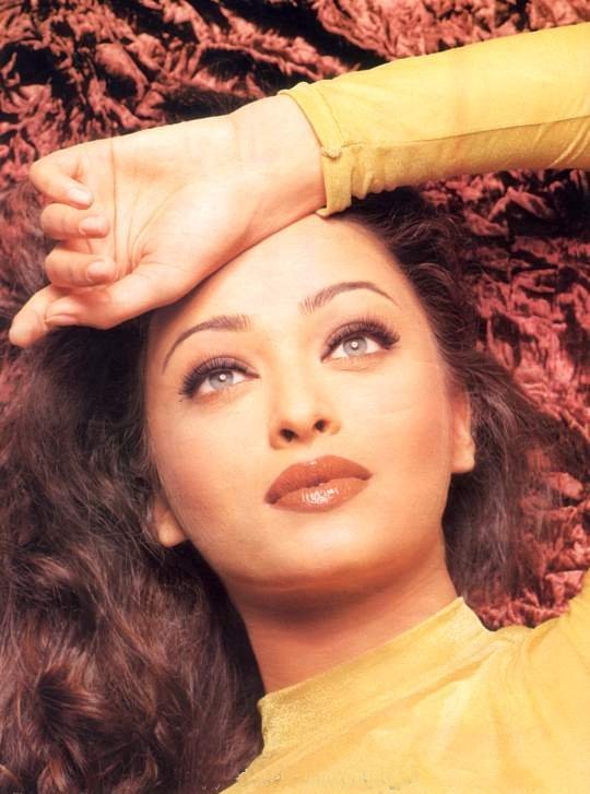 BabeStop - World's Largest Babe Site - aishwarya_rai072.jpg