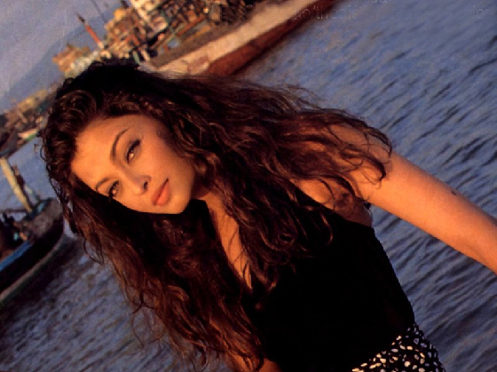 BabeStop - World's Largest Babe Site - aishwarya_rai185.jpg